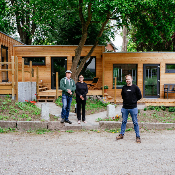 Ein Arbeitsplatz im Grünen beim Coworking Space "Cobaas" in Preetz